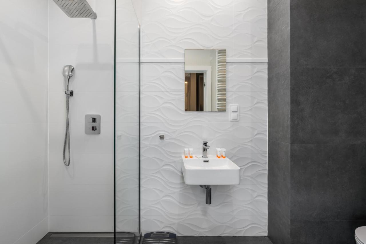 Apartament Black & White Mostowa By Renters Poznan Exterior photo